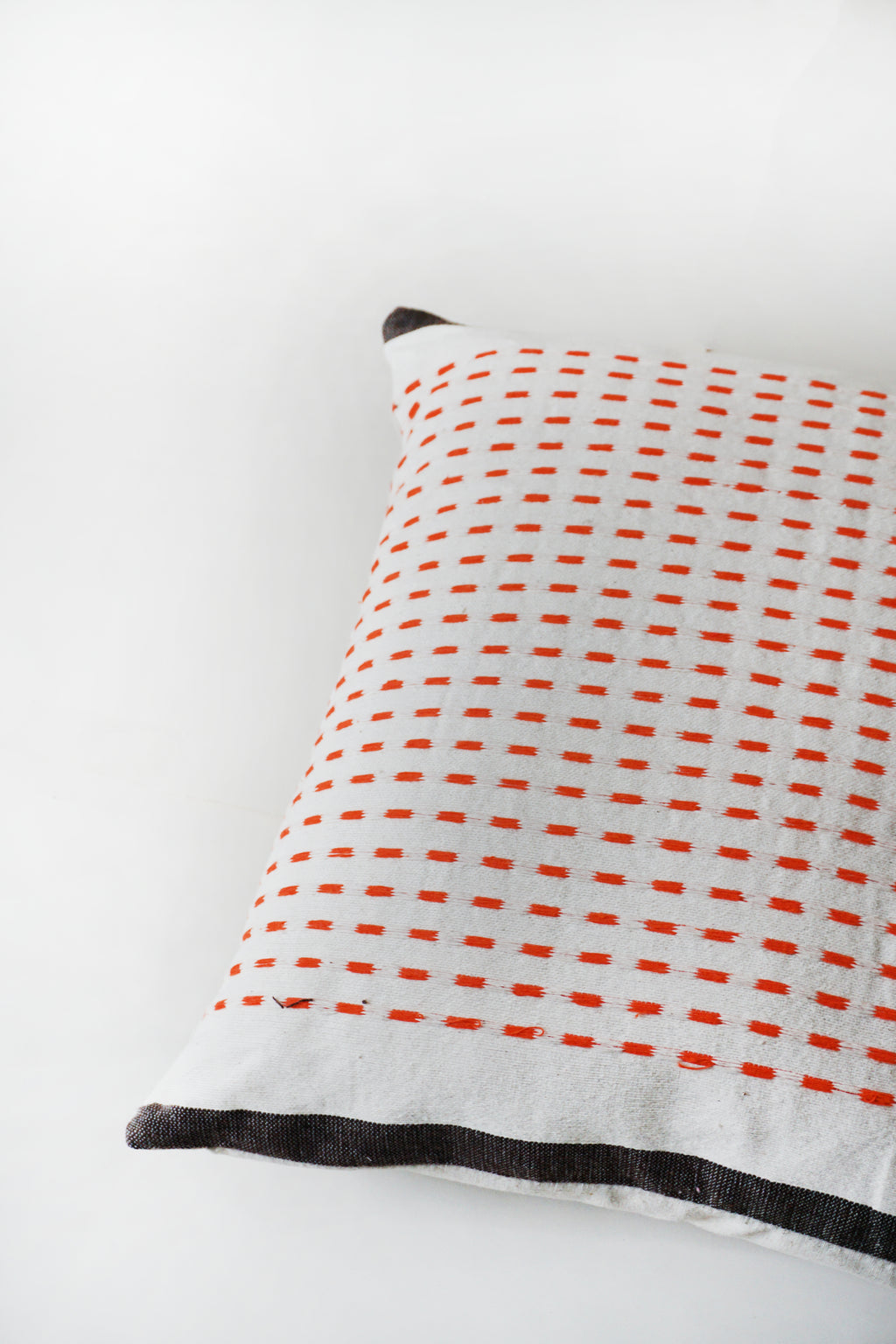 Cojín Puntos NARANJA / CAFE